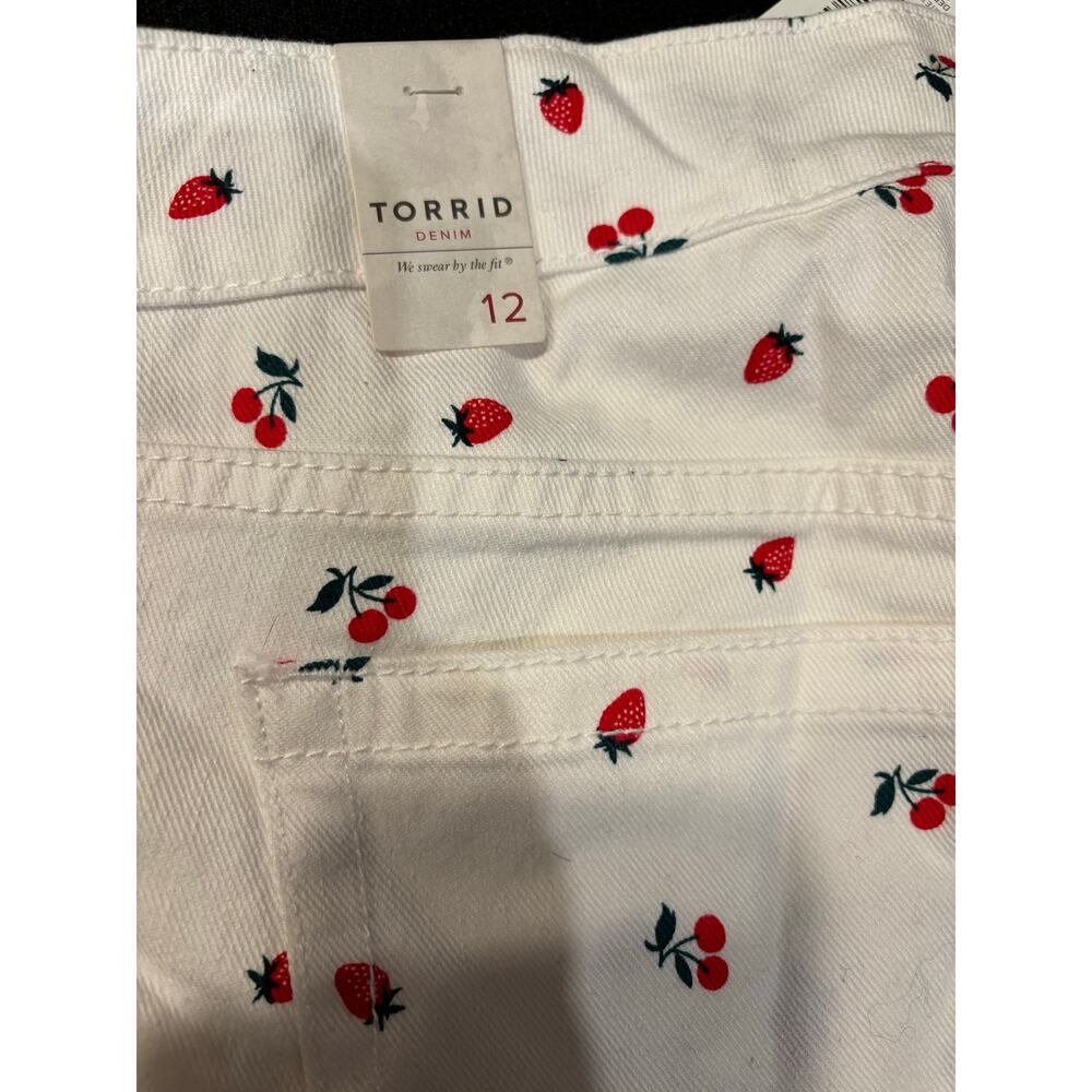 torrid White Cherry-Print Denim Shorts - Picture 6 of 13